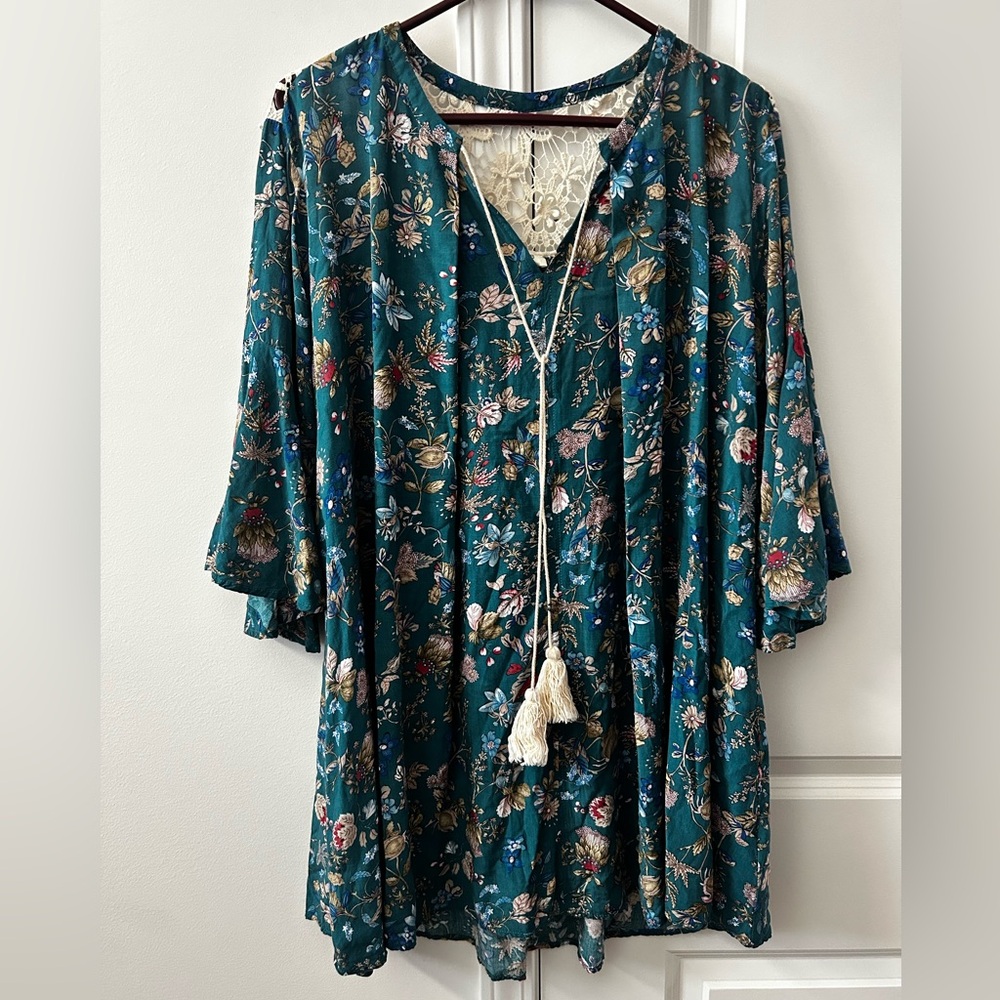 Vintage Umgee Teal and White Lace Tunic Butterfly Sleeve Top - Large - Like New